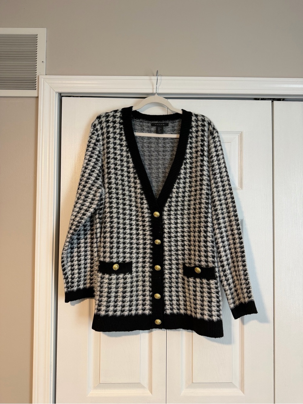 Tahari Black and White Houndstooth Button Cardigan